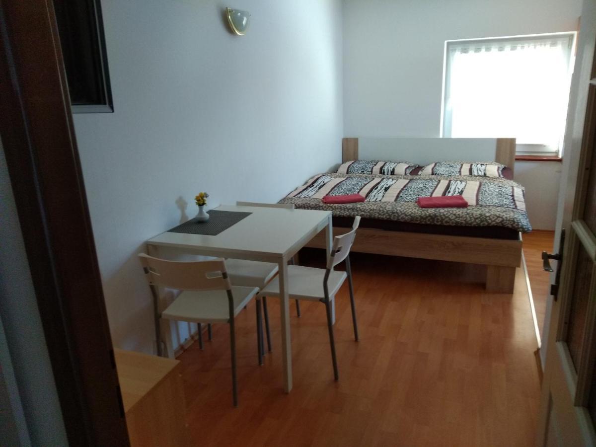 Apartments U Cara Чешка Будьовица Екстериор снимка